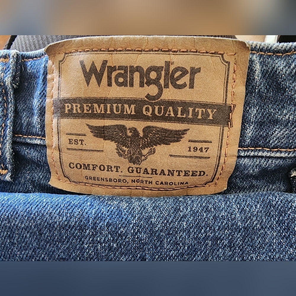 Wrangler Men's Blue Jeans - Picture 16 of 16